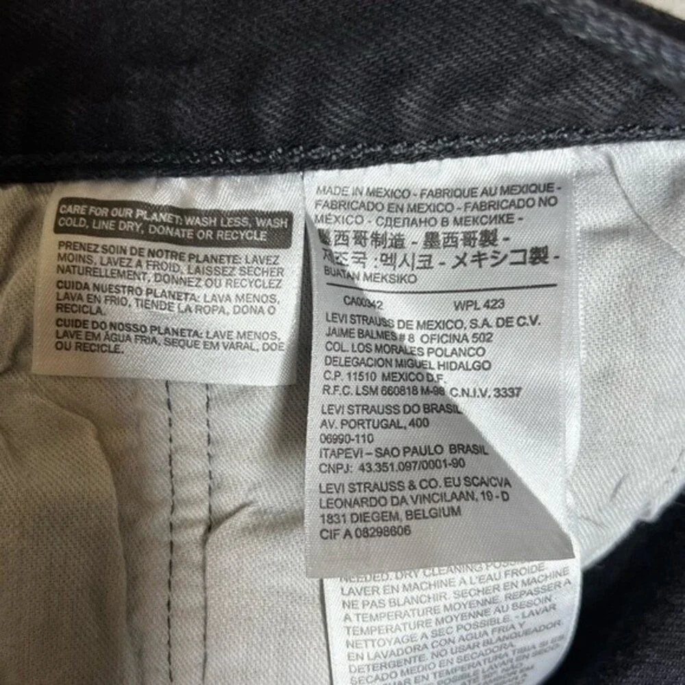 LEVI'S 501 Button Fly Mens Jeans  Size W44 L32  Color Black